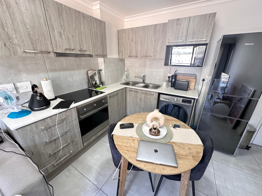 2 Bedroom Property for Sale in Zonnebloem Western Cape